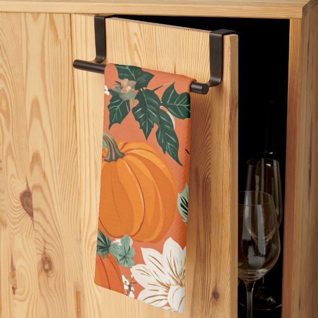 Orange Boho Pumpkin Autumn Floral Pattern Geschirrtuch (Drittel gefaltet)