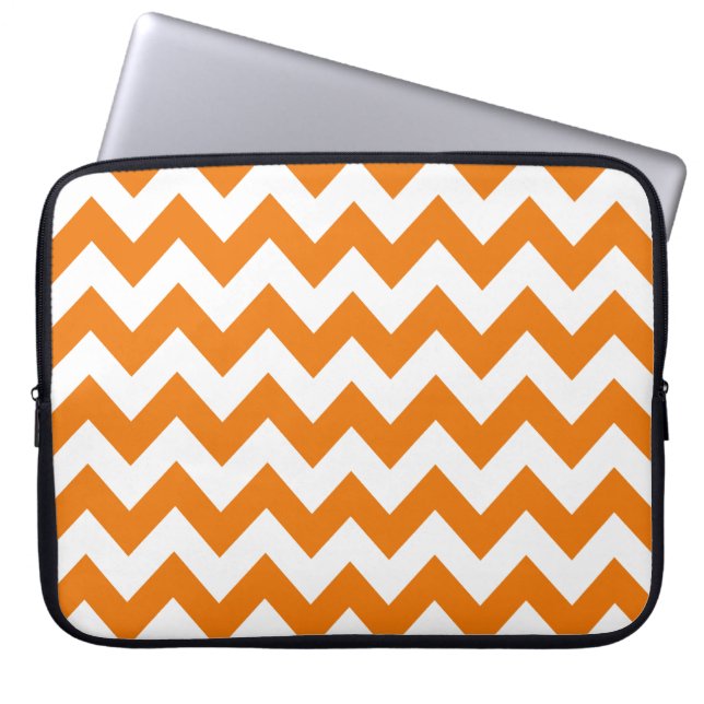 Orange Bold Zickzack Laptopschutzhülle (Vorderseite)
