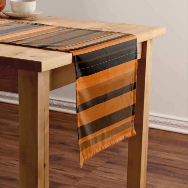 Orange Brown Black Stripes Großer Tischläufer (Beispiel)