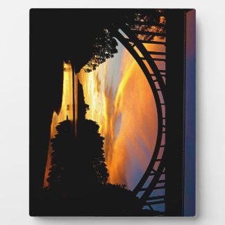 Orange California Coastal Sunset unterhalb der Brü Fotoplatte