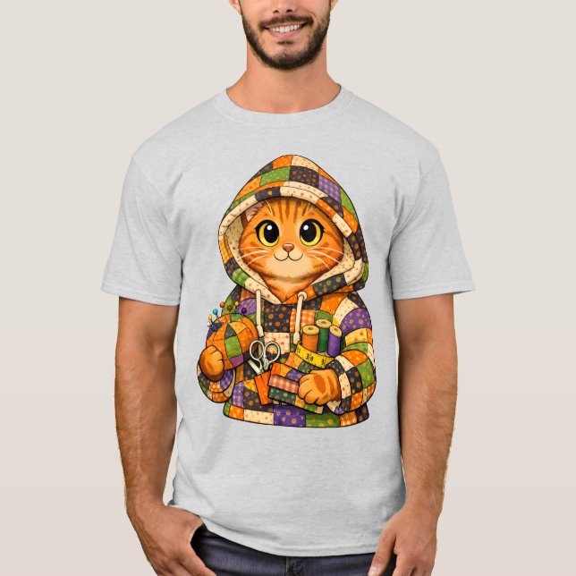 Orange cat wearing upcycled quilt hoodie T-Shirt (Vorderseite)