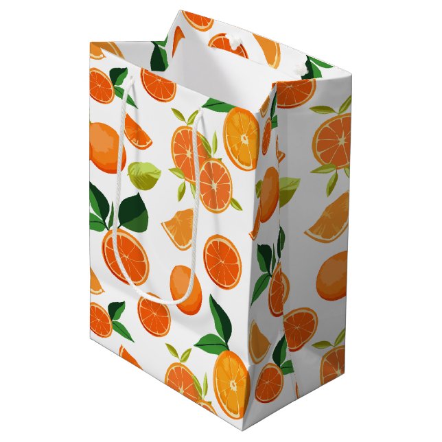Orange Citrus Botanisches Muster Mittlere Geschenktüte (Vorderseite Schrägansicht)