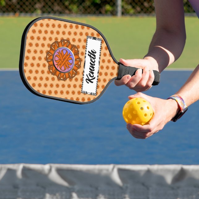 Orange Clover Ribbon von Kenneth Yoncich Pickleball Schläger (InSitu)
