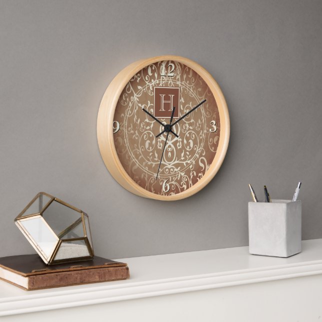 Orange Elegant Blüh Monogram Clock Uhr (Büro)