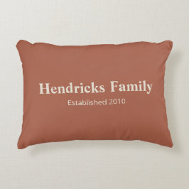Orange Familienname "etabliert" mit hinterem Muste Dekokissen
