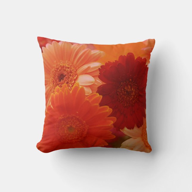 Orange Gerbera Daisy Blume Throw Kissen (Vorderseite)