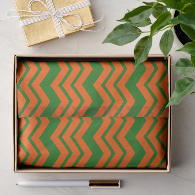 Orange Grüne Chevron-Zickzack-Design  Seidenpapier (Geschenk)