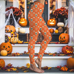 Orange Halloween Skulls und Blume Muster Leggings<br><div class="desc">Mit diesen einzigartigen Halloween-Skulls und Blume-Pattern-Leggings tauchen Sie ein in den Halloween-Geist. Diese Leggings mit einem auffallenden Design von Schädeln und zarten Blume auf orangefarbenem Hintergrund sorgen für eine perfekte Mischung aus Unterhaltung und Schönheit. Sie sind komfortabel, dehnbar und auffallend und eignen sich ideal für lässige Kleidung, Halloween-Partys oder einfach...</div>