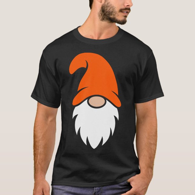 Orange Hat Christmas Gnome T-Shirt (Vorderseite)