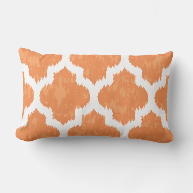 Orange Ikat Quatrefoil klassisches modernes Lendenkissen (Vorderseite)
