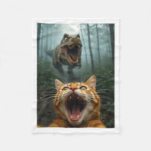 Orange Katze Selfie mit T-Rex Dinosaurier Lustige  Fleecedecke