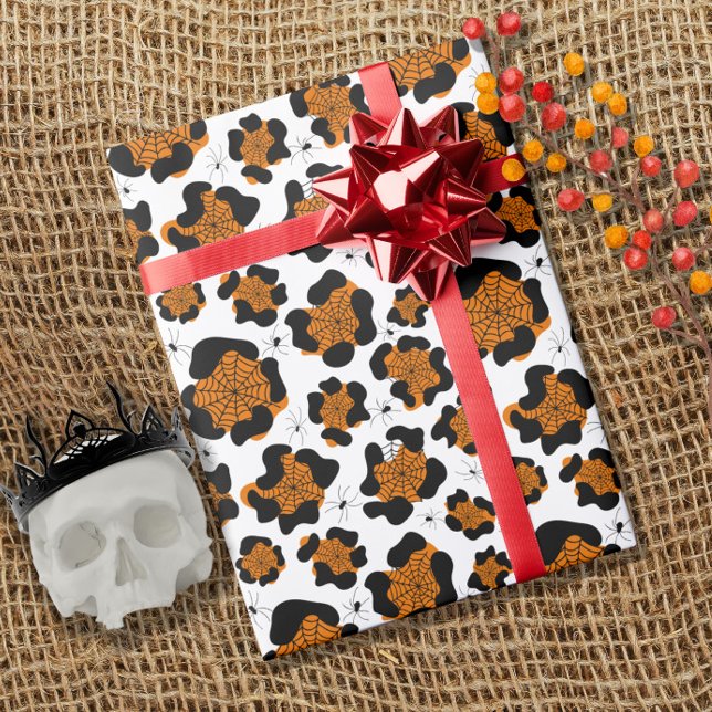 Orange Leopard Print Spider Pattern Halloween Geschenkpapier (Von Creator hochgeladen)