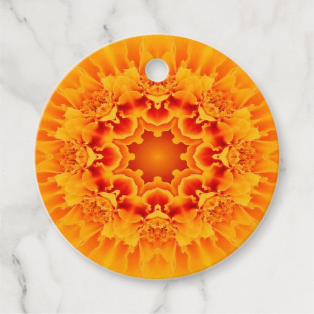 Orange Marigold Mandala Geschenkanhänger (Vorderseite)