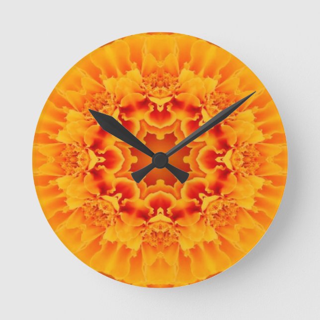 Orange Marigold Mandala  Runde Wanduhr (Vorderseite)