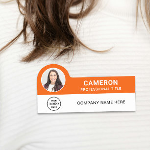 Orange Modern Photo Company Logo Mitarbeiter Namensschild