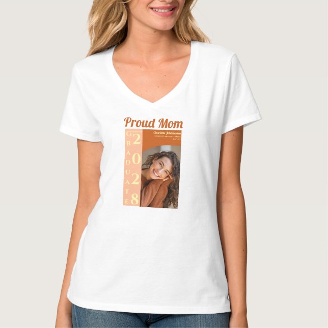 Orange Modern Photo Proud Mom Graduation T-Shirt (Vorderseite)