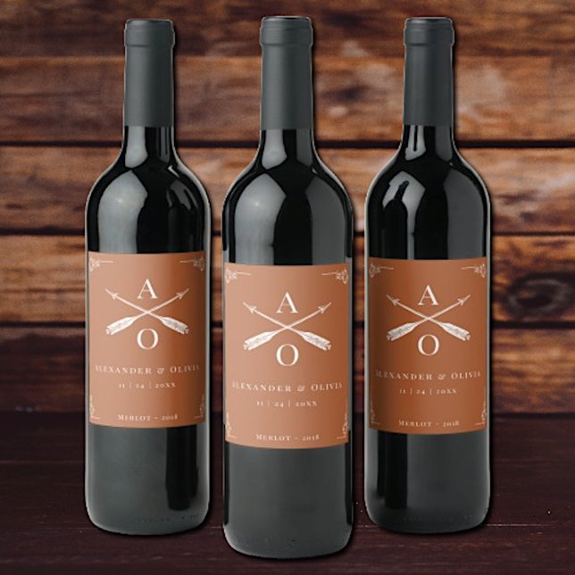 Orange Monogram und Arrows Wedding Weinetikett (Burnt Orange Monogram and Arrows Wedding Wine Label)