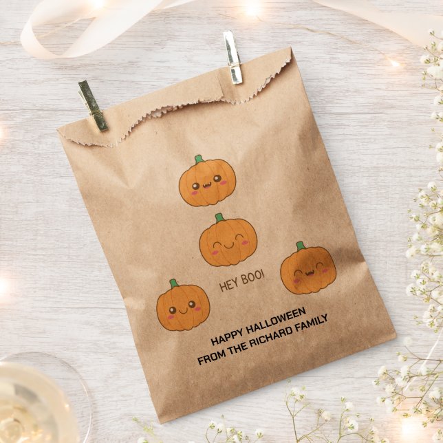Orange Niedlich Halloween | Modernes, stilvolles C Geschenktütchen (Ausgeschnitten)