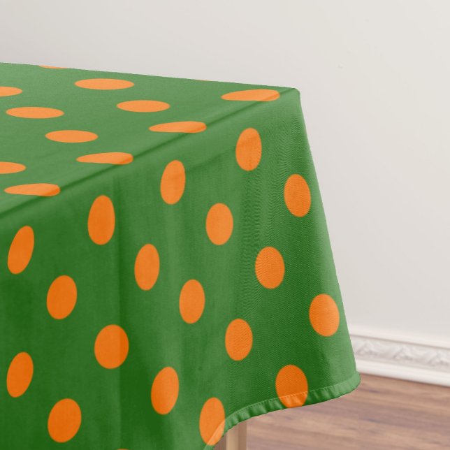 Orange On Green Polka Dots Pattern Design  Tischdecke (Von Creator hochgeladen)