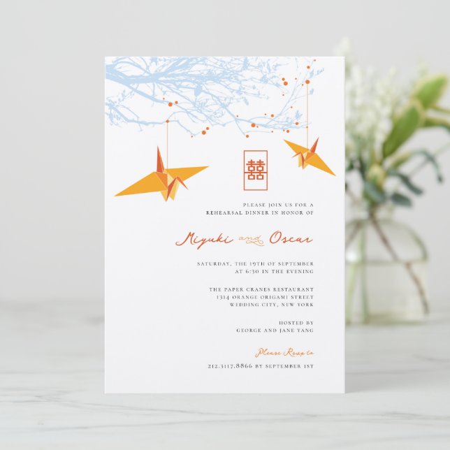 Orange Origami Cranes & Liebe Quote Wedding Einladung (Stehend Vorderseite)