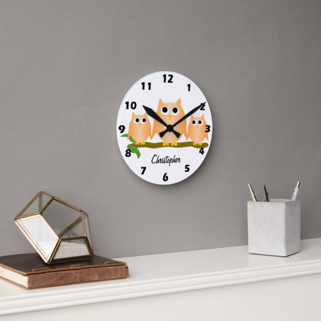 Orange Owls Design Personalisiert Runde Wanduhr (Büro)