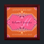 Orange   Pink Damask Hochzeitstag Geschenkboxen<br><div class="desc">Einzigartige und stilvolle Fraktal-Kunstlace in frischen Orangen- und süß-rosa Damast-Schnürsenkeln-Design - Exquisite und elegante Brauerei, Jubiläum oder Verlobung präsentiert. Persönlich mit Namen, Jubiläumsdatum und Monogramm oder Zahlen - gemacht in eine wunderbare hölzerne Geschenkboxen, um Schmuck behalten, Schmuckkasten für Ihre speziellen Keepsakes. Schenken Sie sich ein wunderbares Geschenk - füllen Sie...</div>