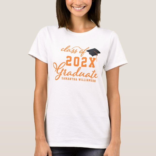 Orange Typografy Class 2025 Graduate Abschluss T-Shirt (Vorderseite)