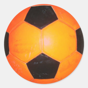 Orange und Black Soccer Ball Runder Aufkleber