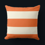Orange- und Ecru-Streifen-Pillow Kissen<br><div class="desc">Weite Streifen in Ecru und orange sind ein moderner und prächtiger Akzent für Ihre Wohngestaltung. Paarung mit mutigeren Mustern für einen eleganten Mix und einen On-Trend-Stil.</div>