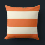 Orange- und Ecru-Streifen-Pillow Kissen<br><div class="desc">Weite Streifen in Ecru und orange sind ein moderner und prächtiger Akzent für Ihre Wohngestaltung. Paarung mit mutigeren Mustern für einen eleganten Mix und einen On-Trend-Stil.</div>