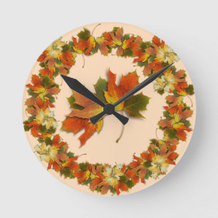 Orange und gelbe Herbstblätter Runde Wanduhr