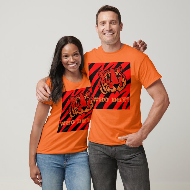 ORANGE- UND SCHWARZE STREIFEN T-Shirt (Unisex)