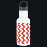 Orange und White Zigzag Edelstahlflasche<br><div class="desc">Wechselnde orange-weiße Zickzackreihen bilden dieses gewagte geometrische Muster. Das dunkelorange und weiße Design wurde digital von Grund auf entworfen. Digitales 9000 x 6000 Pixel Bild. Copyright ©2013 Claire E. Skinner, Alle Rechte vorbehalten. Um dieses Design auf anderen Artikeln zu sehen, klicken Sie auf den Link "Store" unten, um meinen Shop,...</div>