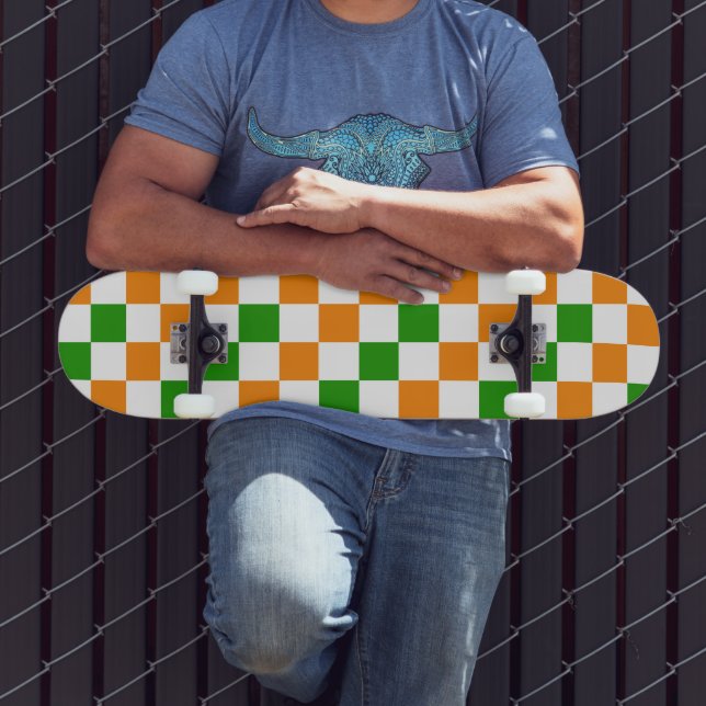 Orange Weiße Grüne Karierte Musterdesign  Skateboard (Außenbereich 3)