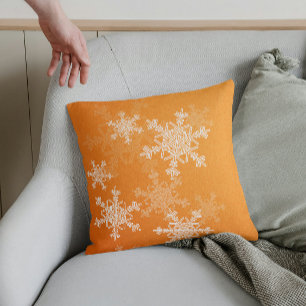 Orange White Snowflakes Minimalistisch Weihnachten Kissen
