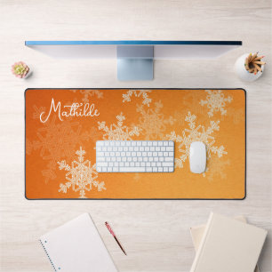 Orange White Snowflakes Minimalistischer Weihnacht Schreibtischunterlage