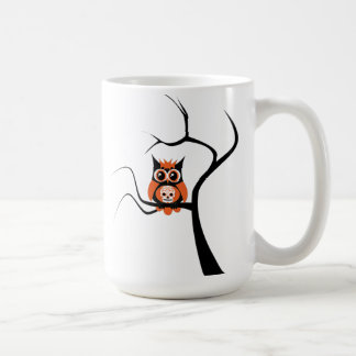 Orange Zuckerschädel-Eule in der Baum-Tasse Tasse