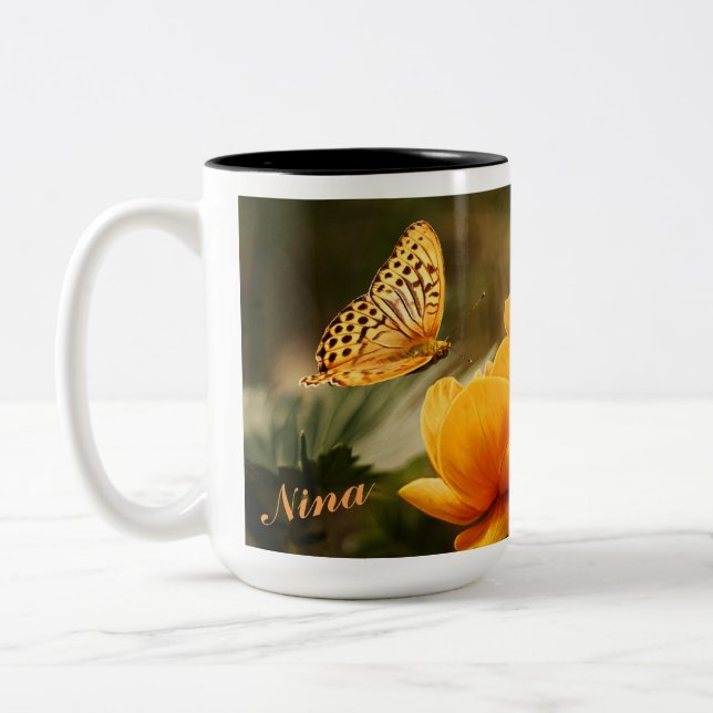 OrangeButterfly, orange Blumen Zweifarbige Tasse (Links)