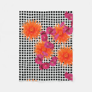 Orangefarbene Blume B/W Karo Fleece Blankon