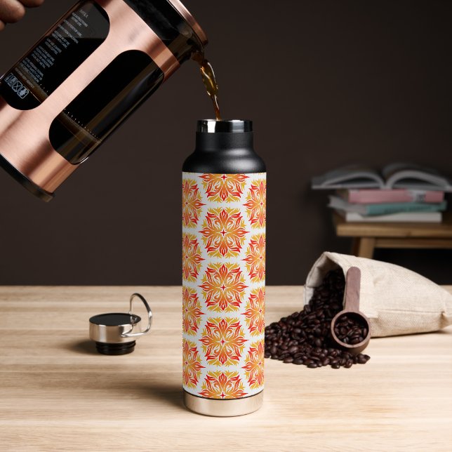 Orangefarbene Blume, Muster von Blume, Muster von  Trinkflasche (Kaffee)