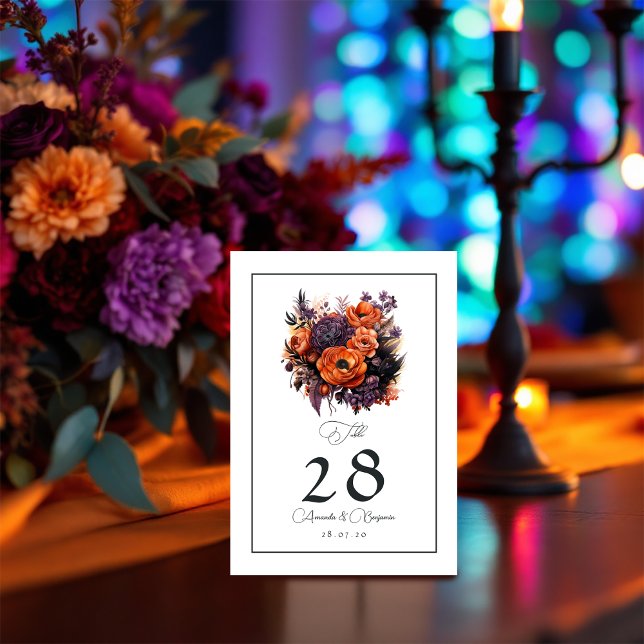 Orangefarbene, dunkle Lila und schwarze Blütenhoch Tischnummer (Burnt Orange, Dark Purple & Black Floral Wedding Table Number)