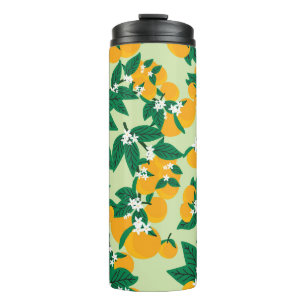 Orangefarbene Früchte: Vintages grünes Muster. Thermosbecher