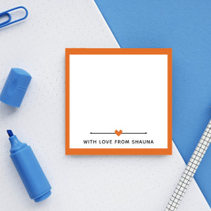 Orangefarbene Grenze und Herz mit Liebe von Post-it Klebezettel