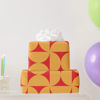 Orangefarbene Halbkreise des Mittelzentrums auf ro Geschenkpapier