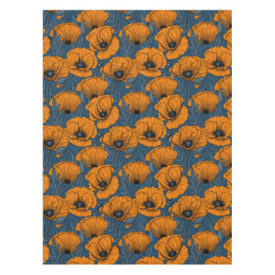 Orangefarbene Mohn in dunkelblau Tischdecke