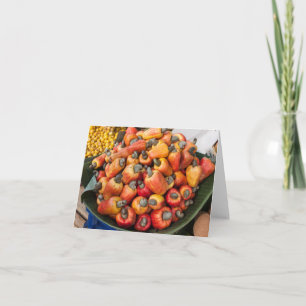 Orangefarbene Paprikaschoten in Bauern Gemüsemarkt Karte