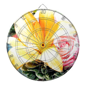 orangefarbene rosa Hochzeitsblumen Sternlilie Rose Dartscheibe