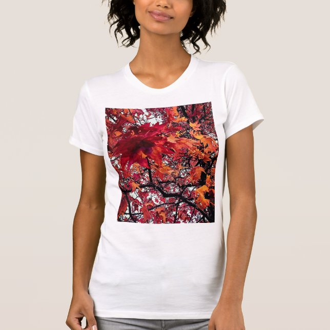 Orangefarbene und rote Blätter T-Shirt (Vorderseite)