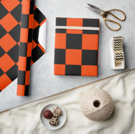 Orangefarbene und schwarze Schachbretter Geschenkpapier