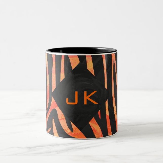 Orangefarbene und schwarze Zebra-Monogramm Zweifarbige Tasse (Mittel)